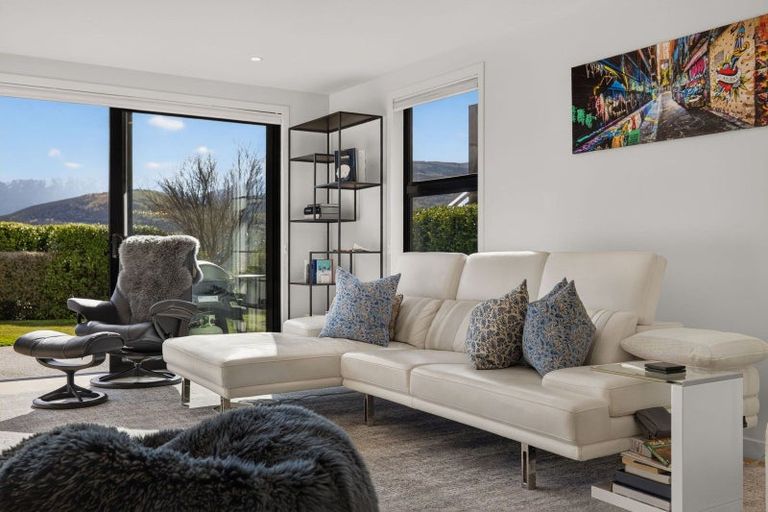 Photo of property in 25 Double Cone Road, Jacks Point, Queenstown, 9371