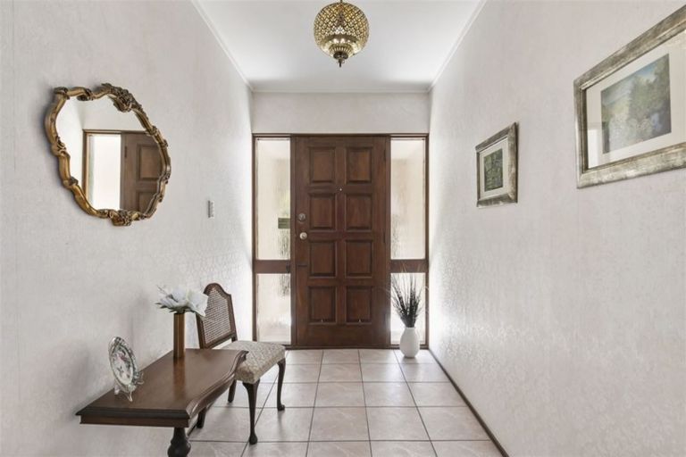 Photo of property in 2/23 Beach Road, Castor Bay, Auckland, 0620