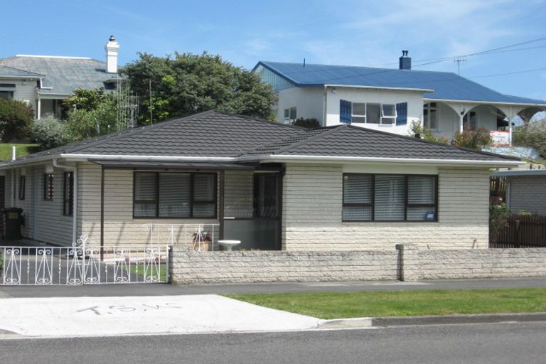Photo of property in 19 College Street, College Estate, Whanganui, 4500