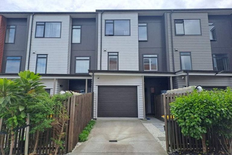 Photo of property in 83e Hobsonville Point Road, Hobsonville, Auckland, 0616