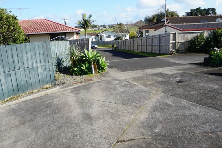 Photo of property in 2/28 De Quincey Terrace, Highland Park, Auckland, 2010
