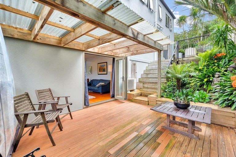 Photo of property in 40 Helen Ryburn Place, Torbay, Auckland, 0630