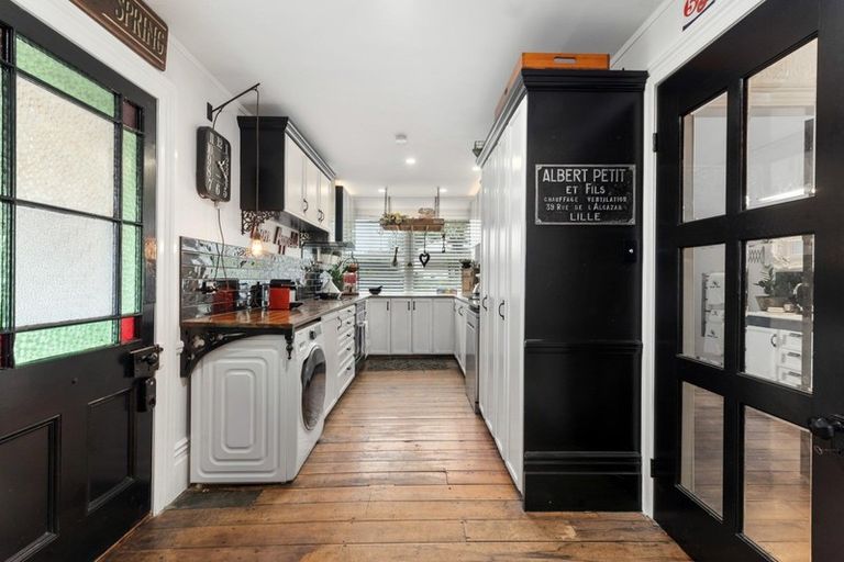 Photo of property in 15 Mamaku Street, Mamaku, 3020