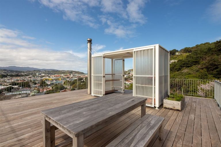 Photo of property in 6 Crawford Road, Kilbirnie, Wellington, 6022