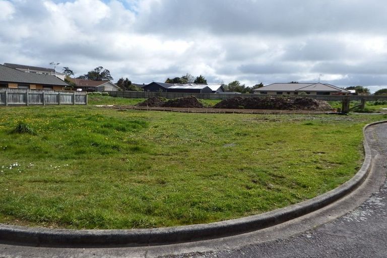 Photo of property in 8g Blennerville Close, Marton, 4710