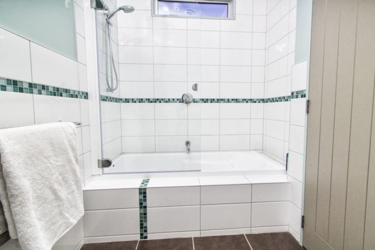 Photo of property in 8 Pisa Moorings Road, Mount Pisa, Cromwell, 9383