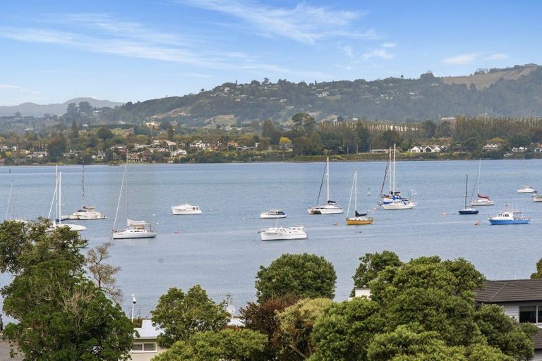 Photo of property in 33 Harbour View Road, Omokoroa, 3114