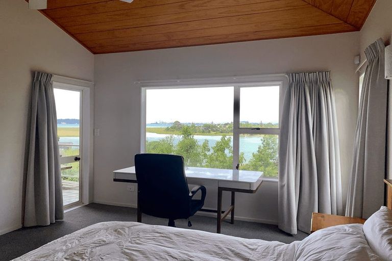 Photo of property in 153b West Harbour Drive, West Harbour, Auckland, 0618