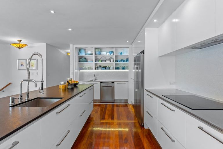 Photo of property in 87 Matipo Road, Mairangi Bay, Auckland, 0630