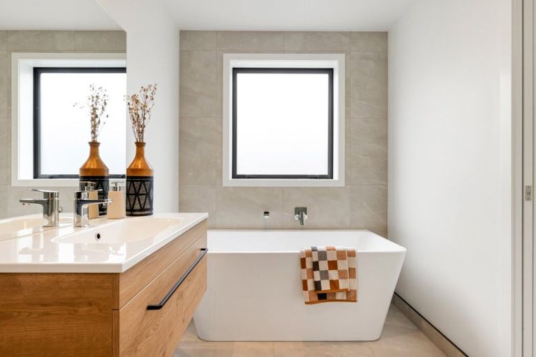 Photo of property in 15 Kenepuru Crescent, Cambridge, 3434