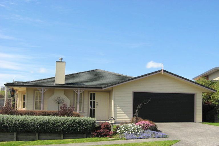 Photo of property in 8 Maple Crescent, Whalers Gate, New Plymouth, 4310