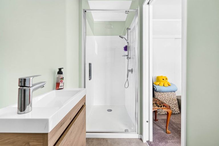 Photo of property in 1/6 Sundown Avenue, Manly, Whangaparaoa, 0930