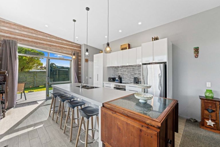 Photo of property in 76 Kenrigg Road, Kinloch, Taupo, 3377