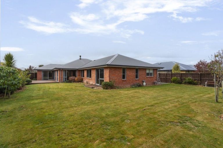 Photo of property in 17 Lloyds Close, Rolleston, 7614