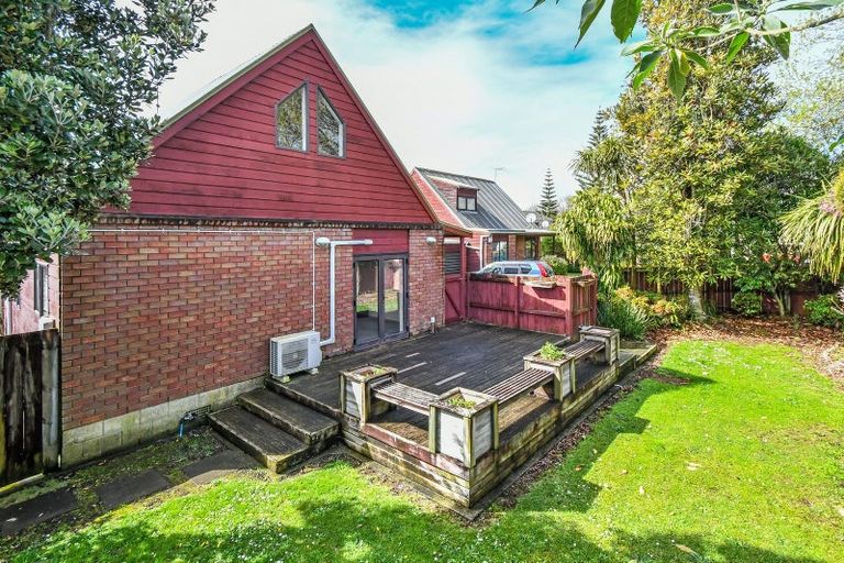 Photo of property in 1/28 Ross Martin Court, Conifer Grove, Takanini, 2112