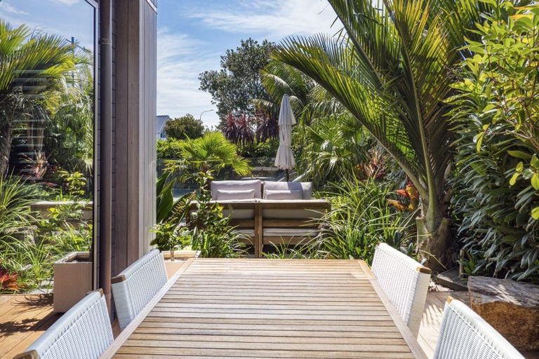 Photo of property in 563 Grenada Street, Papamoa Beach, Papamoa, 3118