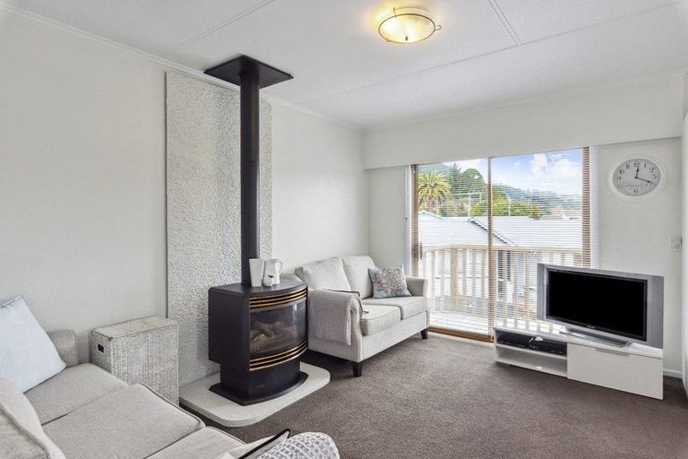 Photo of property in 131-133 Ruapehu Street, Paraparaumu, 5032