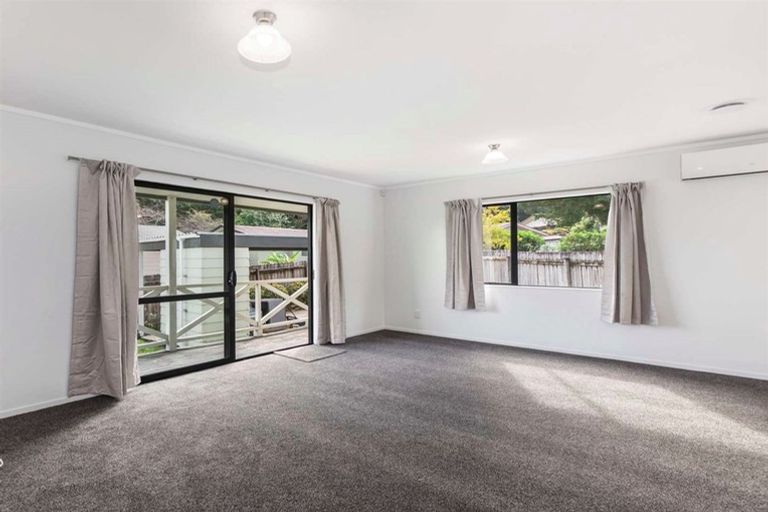 Photo of property in 6/17a Idesia Place, Totara Heights, Auckland, 2105