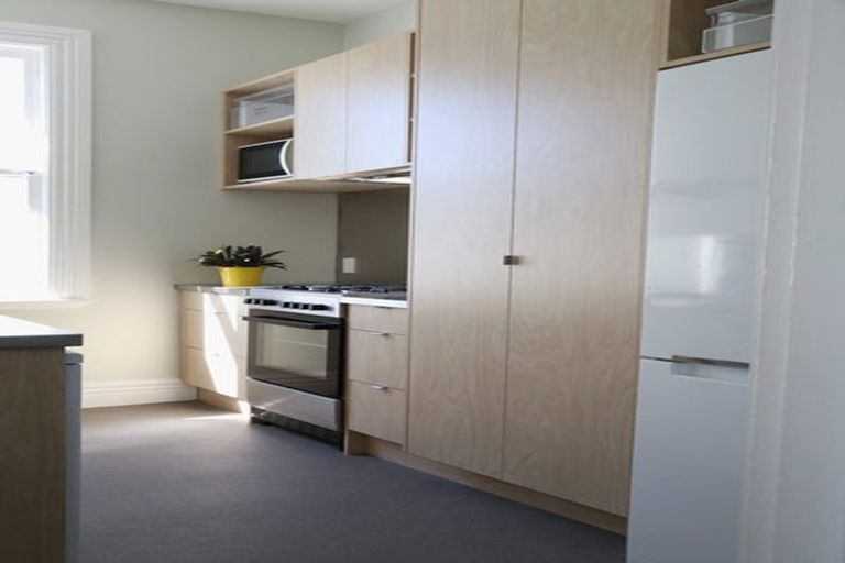 Photo of property in 1/12 Myrtle Crescent, Mount Cook, Wellington, 6021