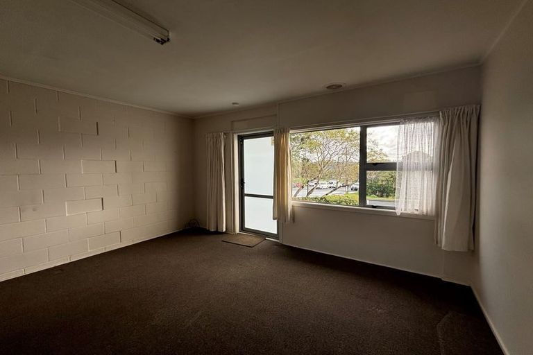 Photo of property in 1/41a Tramway Road, Beach Haven, Auckland, 0626