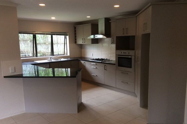 Photo of property in 7 Mazuran Place, Flat Bush, Auckland, 2016