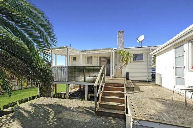 Photo of property in 12 Nield Road, Manurewa, Auckland, 2102