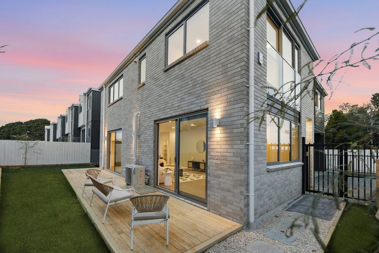 Photo of property in 72a Sycamore Drive, Sunnynook, Auckland, 0620