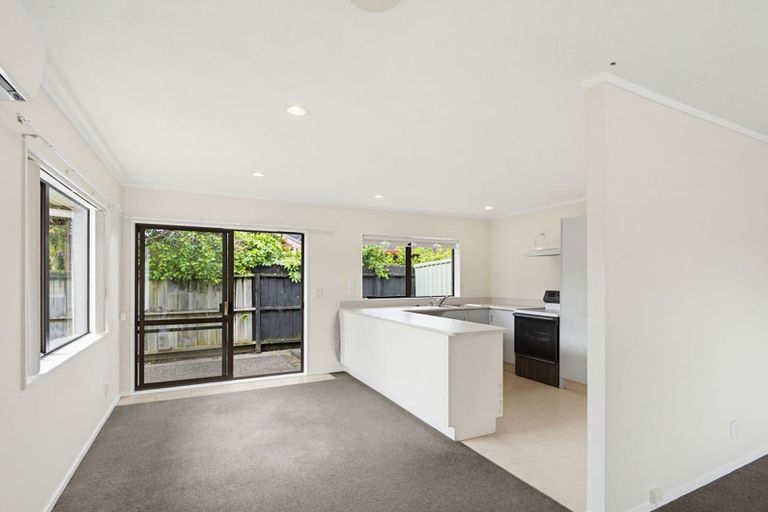 Photo of property in 6/39 Swanson Road, Henderson, Auckland, 0610