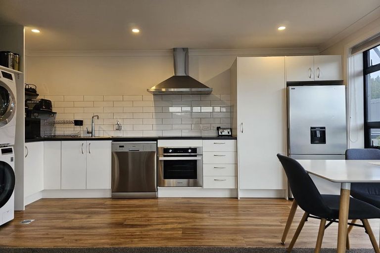 Photo of property in 10 Ara Patukawenga, Tawa, Wellington, 5028