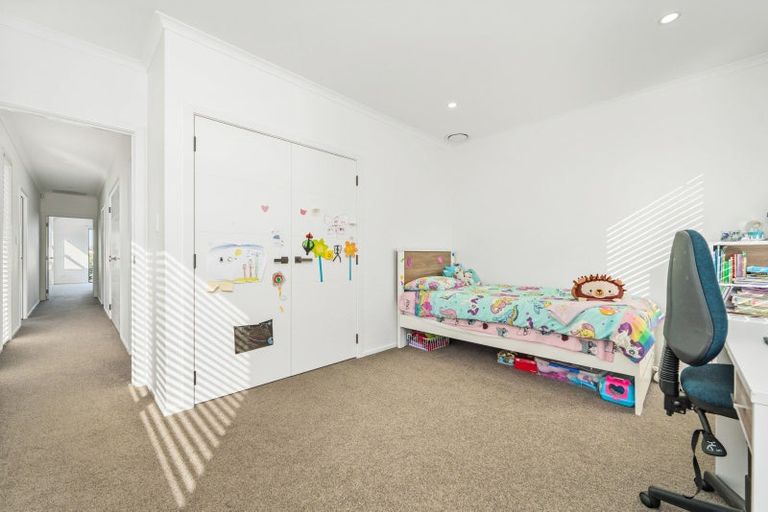 Photo of property in 67 Vaucluse Heights, Fitzherbert, Palmerston North, 4410