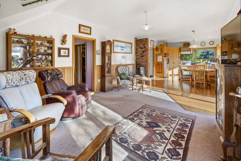 Photo of property in 1287 Okains Bay Road, Okains Bay, 7583