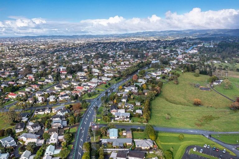 Photo of property in 490 Don Buck Road, Massey, Auckland, 0614