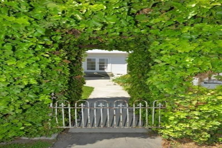 Photo of property in 1 Auburn Avenue, Upper Riccarton, Christchurch, 8041