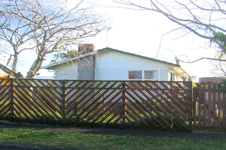 Photo of property in 100 Morrow Avenue, St Andrews, Hamilton, 3200