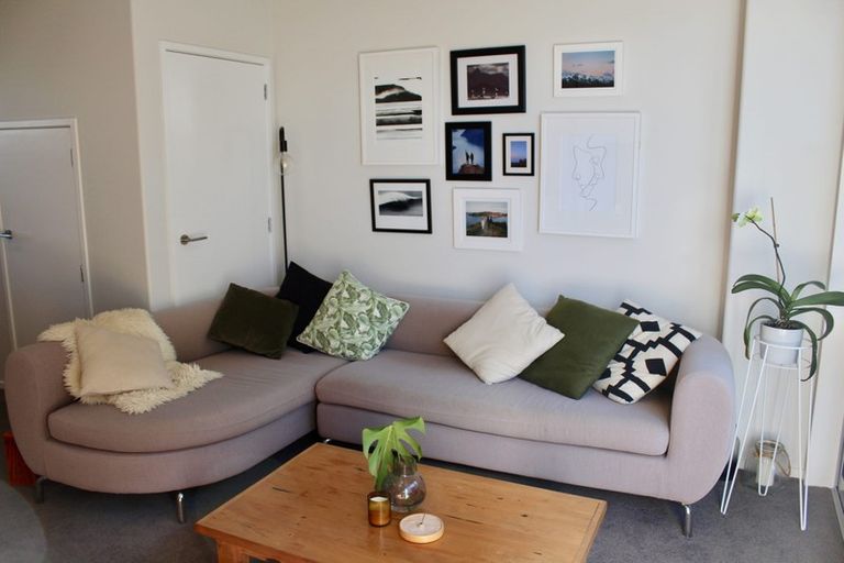 Photo of property in 22 Rangihina Road, Hobsonville, Auckland, 0616