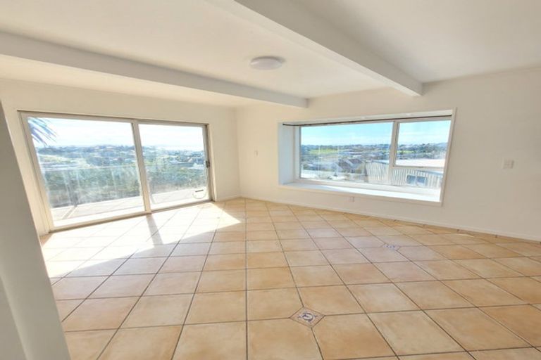 Photo of property in 3 Moera Place, Stanmore Bay, Whangaparaoa, 0932