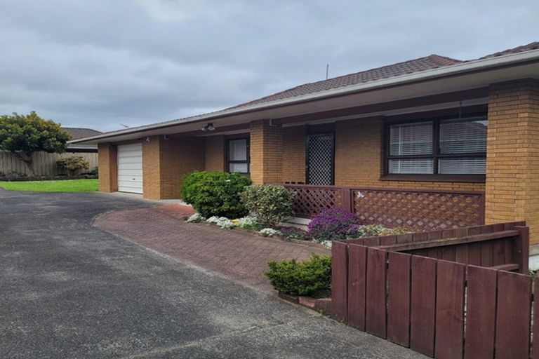 Photo of property in 2/66 Marne Road, Papakura, 2110