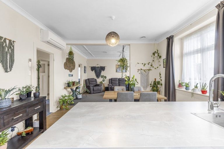 Photo of property in 58 Featherston Street, Takaro, Palmerston North, 4412