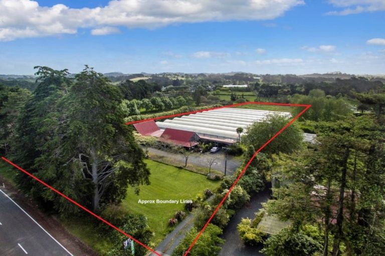 Photo of property in 108 Station Road, Kumeu, 0891