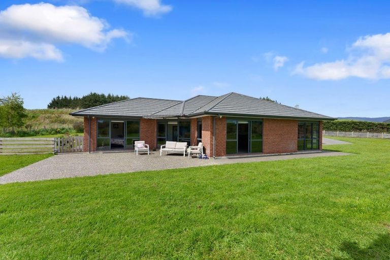 Photo of property in 40 Kristin Place, Manakau, Levin, 5573