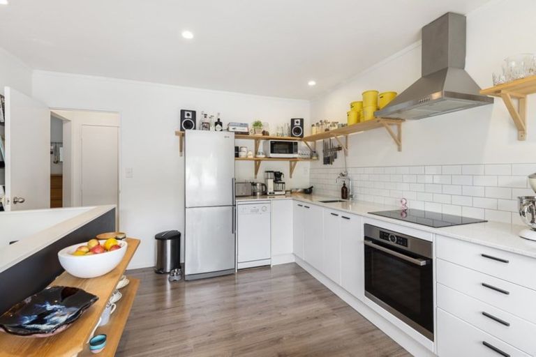 Photo of property in 4b Palm Grove, Berhampore, Wellington, 6023