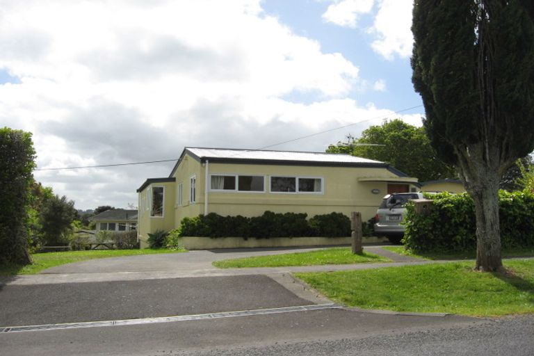 Photo of property in 28 Ferry Parade, Herald Island, Auckland, 0618