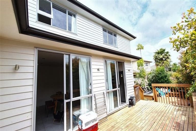 Photo of property in 64 Oakway Drive, Schnapper Rock, Auckland, 0632