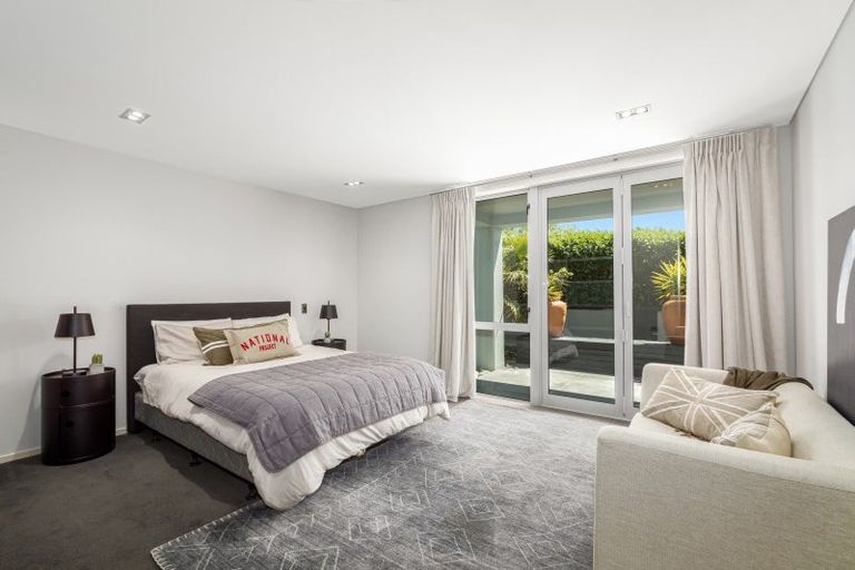 Photo of property in 32 Roys Road, Plimmerton, Porirua, 5026