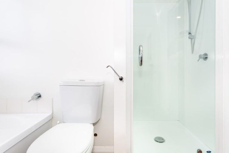 Photo of property in 8c Broadbent Street, Riccarton, Christchurch, 8041