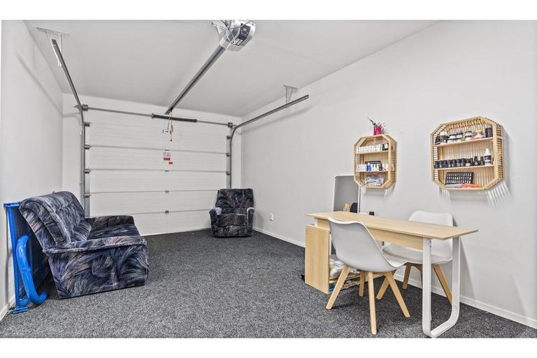 Photo of property in 32 Te Aparangi Road, Papakura, 2110