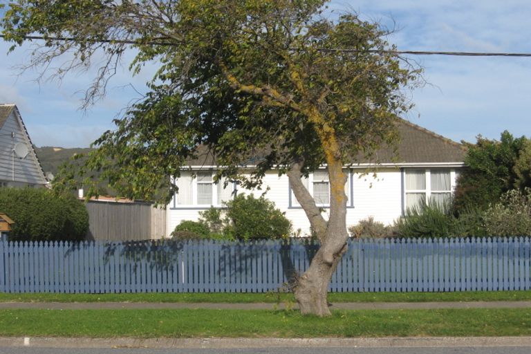 Photo of property in 6 Kowhai Street, Naenae, Lower Hutt, 5011
