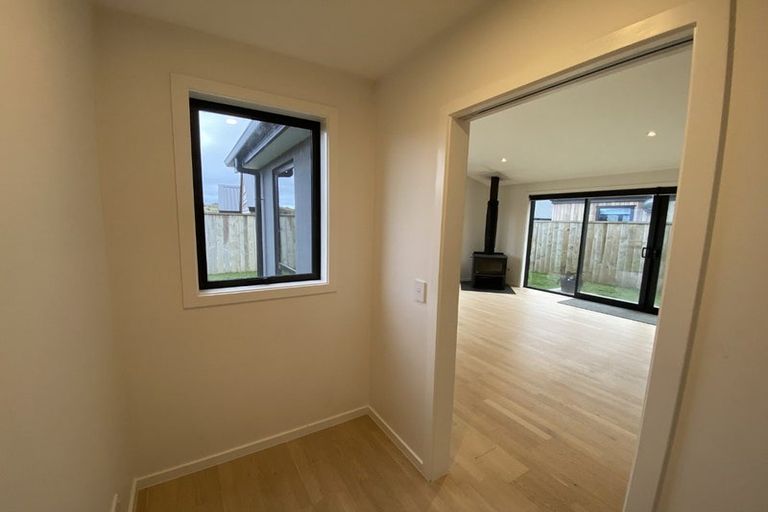 Photo of property in 64 Howden Drive, Jacks Point, 9371