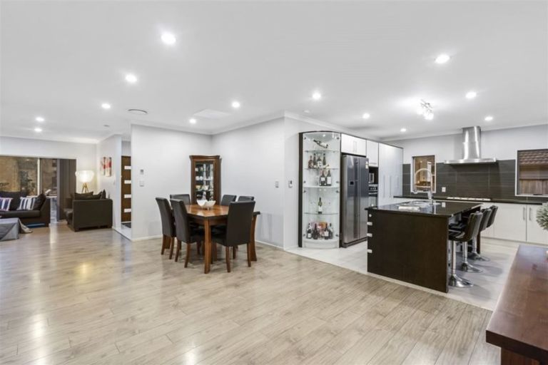 Photo of property in 2 Stamford Crescent, Flat Bush, Auckland, 2019