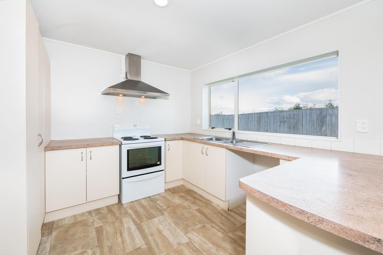 Photo of property in 15 Hocken Place, Mangere Bridge, Auckland, 2022